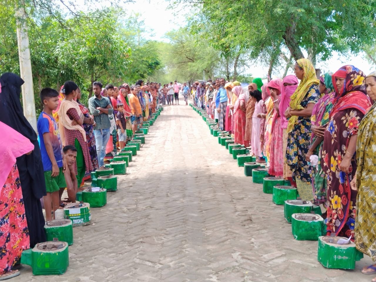 DSF Provides Portable Tin Stoves to Flood-Affected Families